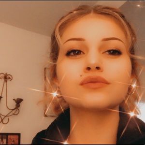 Meet your Posher, Iris